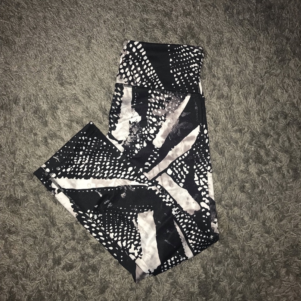 cropped lulu lemon leggings